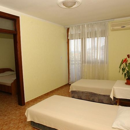 Rooms & Apartments Anka Bar Exterior photo
