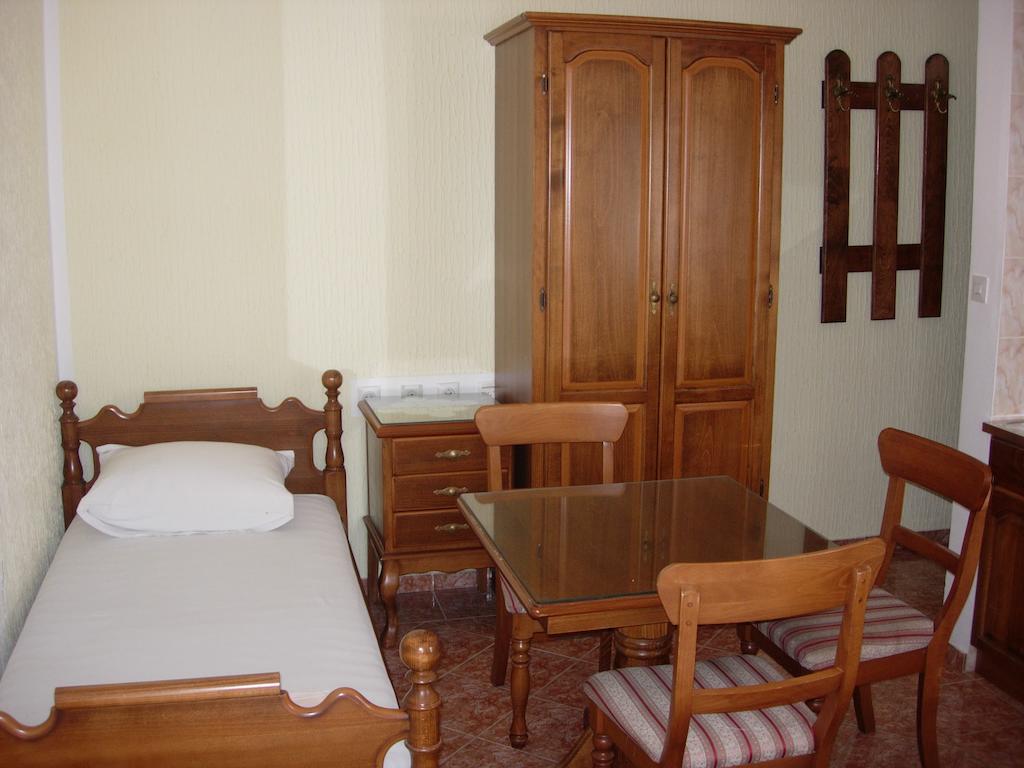 Rooms & Apartments Anka Bar Room photo