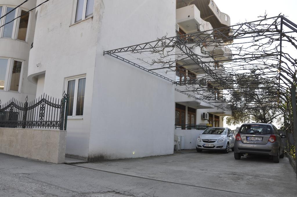 Rooms & Apartments Anka Bar Exterior photo